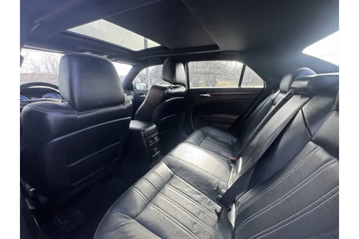 $8999 : 2014 300 S image 9