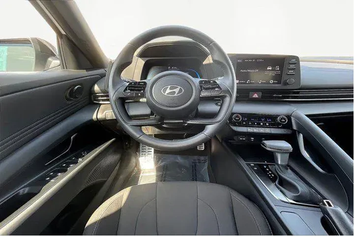 $23724 : Hyundai ELANTRA 2026 SEL Spo image 6