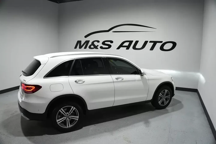 $21227 : 2021 GLC 300 4MATIC SUV image 7