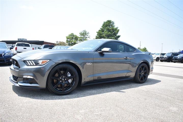 2016 Mustang GT Premium image 1