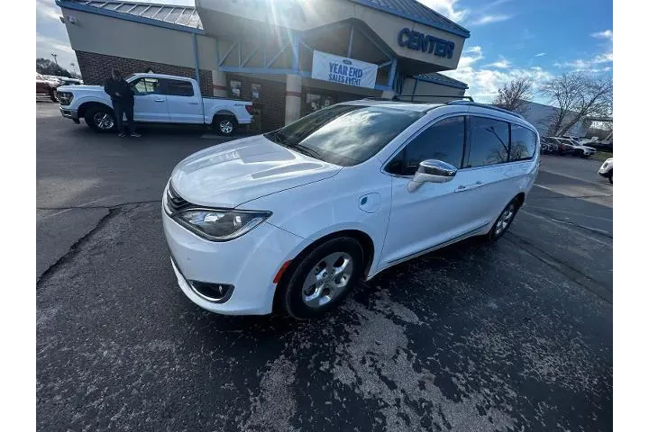 $13400 : Chrysler Pacifica Hybrid 201 image 3