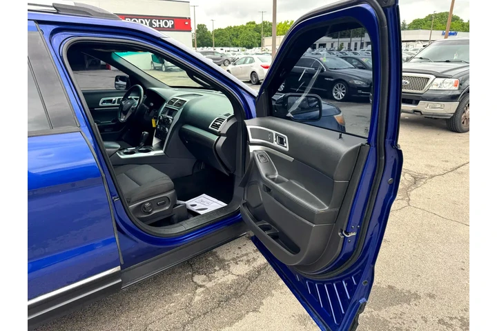 $7980 : 2014 Explorer FWD 4dr XLT image 8