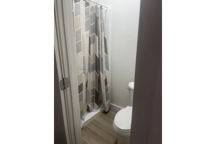 $1100 : studio de renta image 3