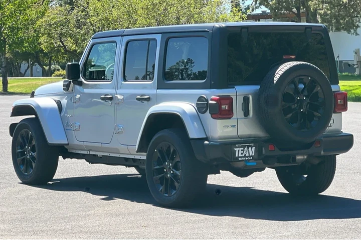 $27588 : Jeep Wrangler 2023 4x4 Sahar image 6