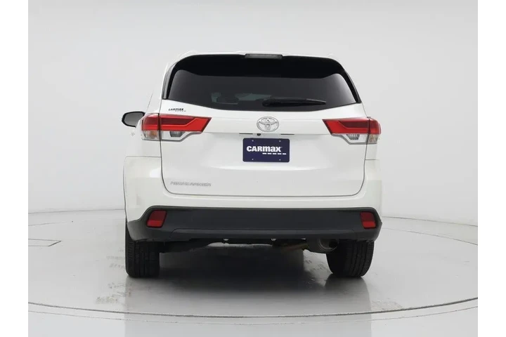 $18998 : Toyota Highlander 2019 LE 4d image 6