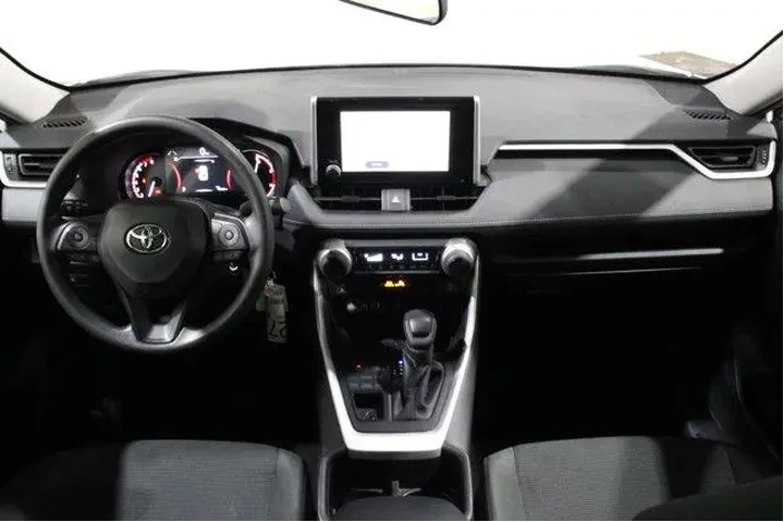 $31998 : Toyota RAV4 2024 AWD LE 4dr image 2