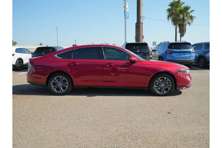 $26990 : Honda Accord Hybrid 2024 EX- image 4