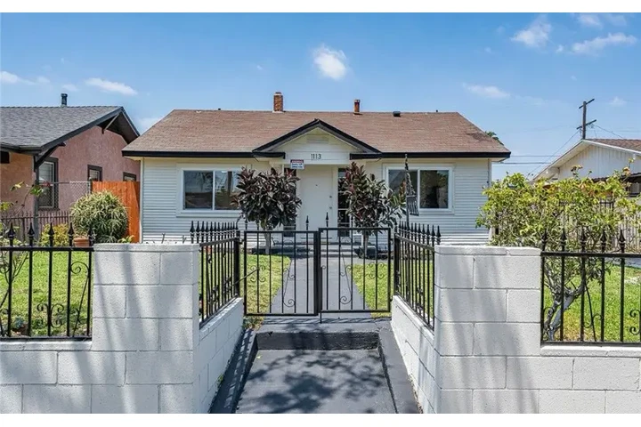 $699900 : 3Bed Available for sale in LA image 1