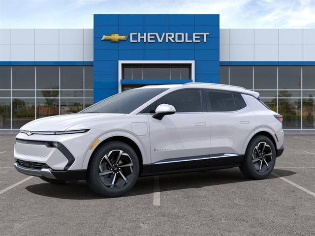 $44365 : New 2024 Equinox EV 2LT image 2