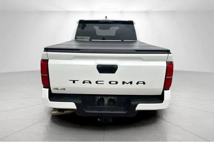 $39183 : Toyota Tacoma 2025 4x4 TRD O image 5