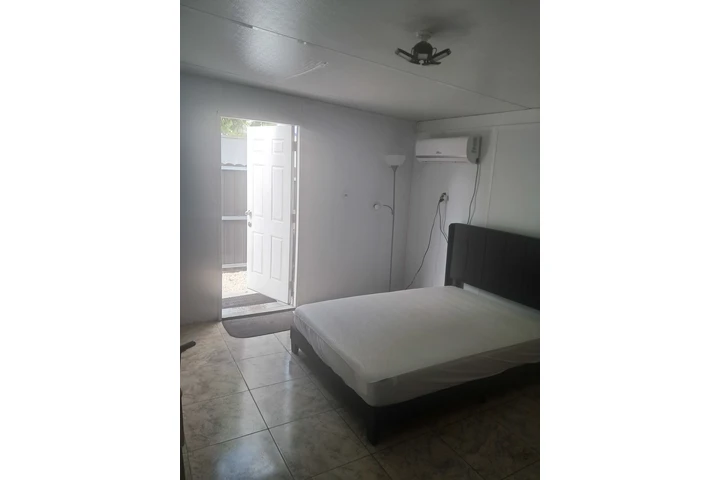$1000 : EFFICENCE .MIAMI GARDENS image 7