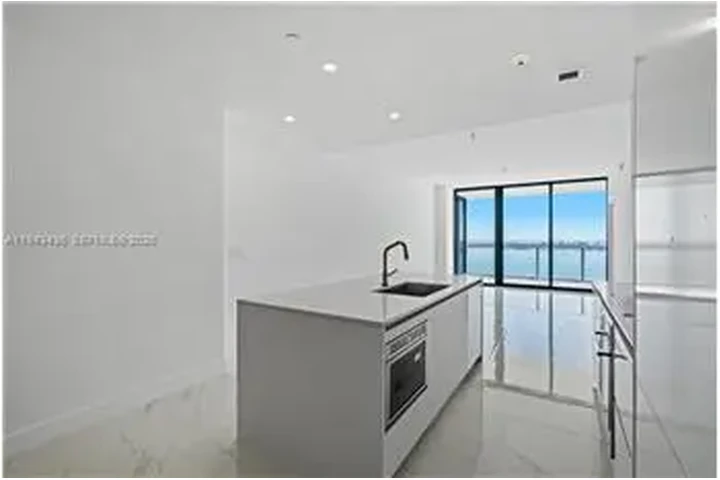 $6000 : Rental property with 1 bedro image 8