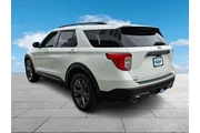 $33697 : Ford Explorer 2023 AWD XLT 4 thumbnail