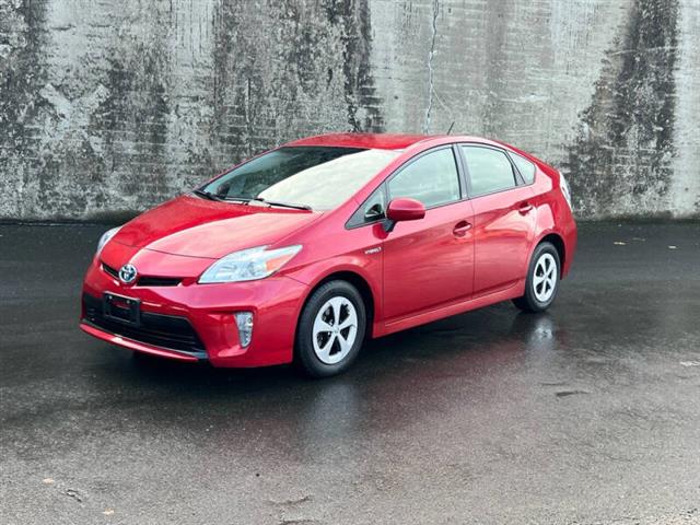 $13988 : 2013 Prius Two image 3