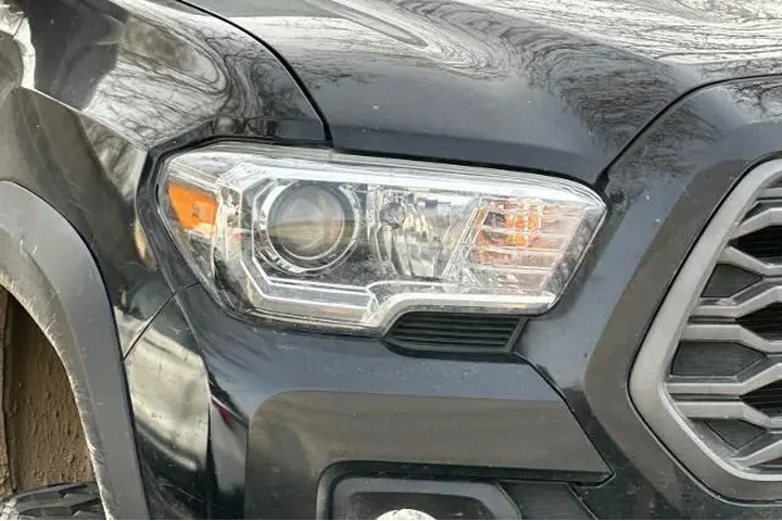 $32995 : Toyota Tacoma 2021 4x4 SR5 V image 9