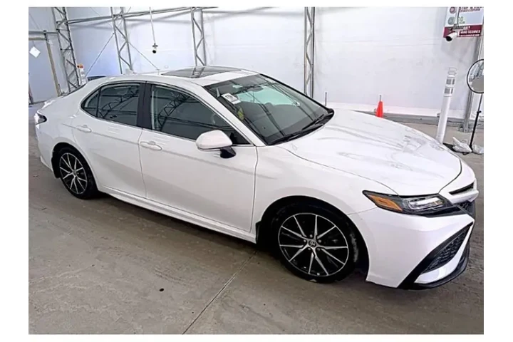 $21990 : Toyota Camry 2023 AWD SE 4dr image 3