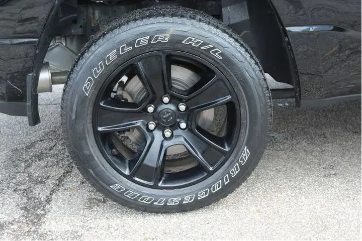 $33985 : Ram 1500 2020 4x4 Big Horn 4 image 9