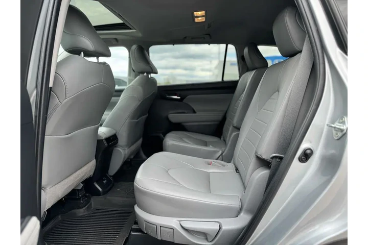 $33965 : Toyota Highlander 2021 AWD X image 9