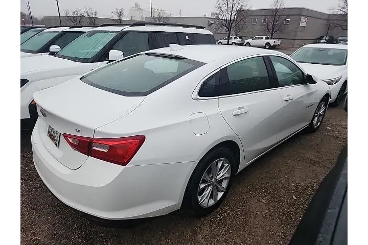 $17529 : Chevrolet Malibu 2023 LT 4dr image 5
