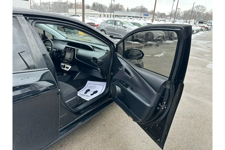 $12980 : 2017 Prius Three Touring (Nat image 8