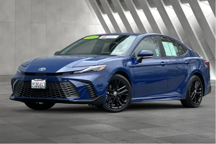 $28200 : Toyota Camry 2025 SE 4dr Sed image 2