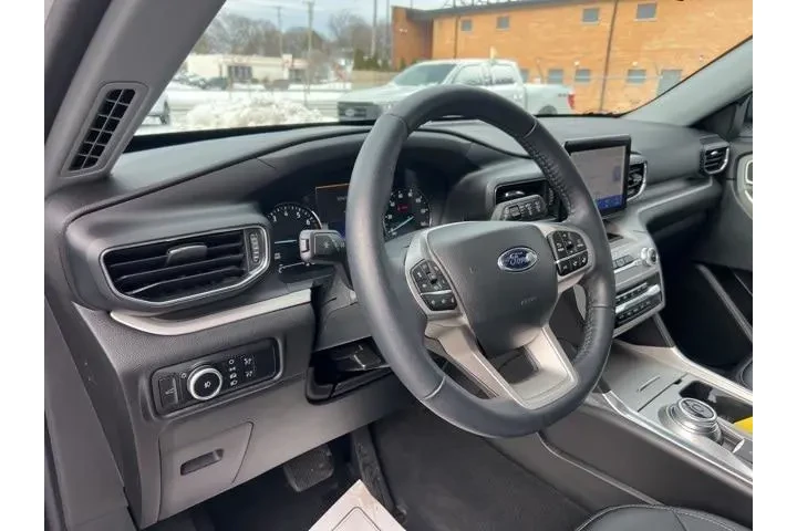 $34345 : Ford Explorer 2023 AWD XLT 4 image 7