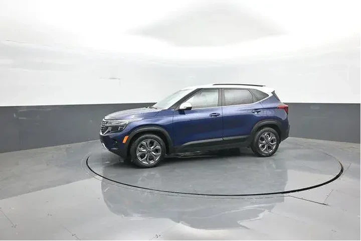 $23612 : Kia Seltos 2024 S 4dr SUV image 4