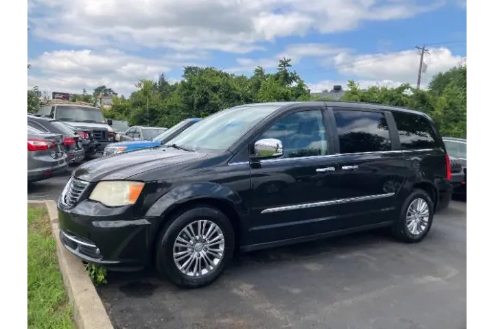 $8500 : 2014 Town and Country Touring image 9