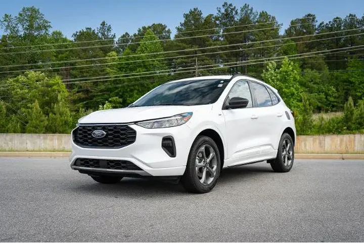 $25874 : Ford Escape 2023 AWD ST-Line image 3