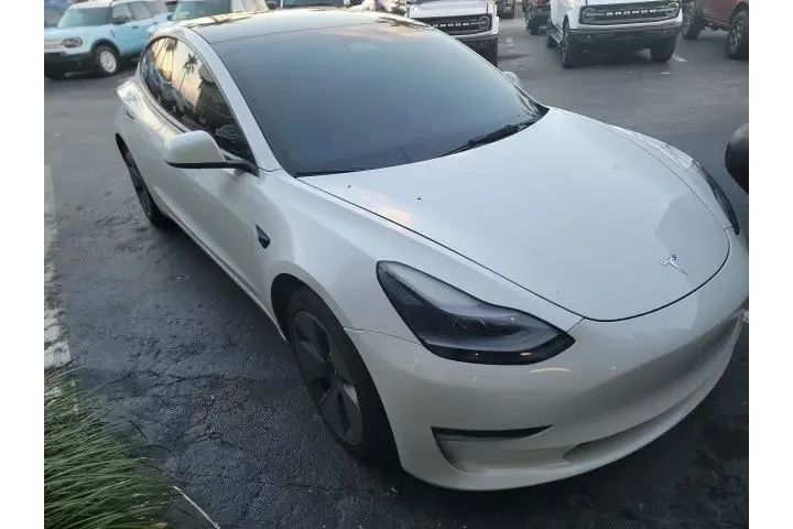 $19877 : Tesla Model 3 2023 4dr Sedan image 1
