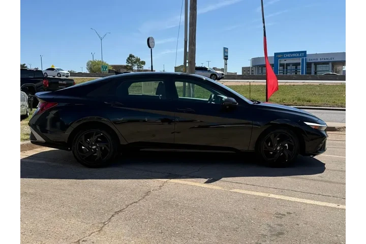 $23042 : Hyundai ELANTRA 2026 SEL Spo image 9