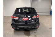 $15948 : Mitsubishi Outlander Sport 2 thumbnail