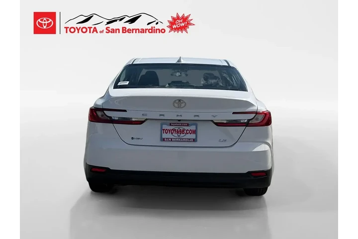 $28999 : Toyota Camry 2025 SE 4dr Sed image 4