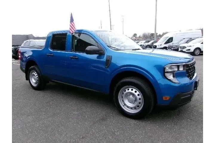 $28847 : Ford Maverick 2025 AWD XL 4d image 2