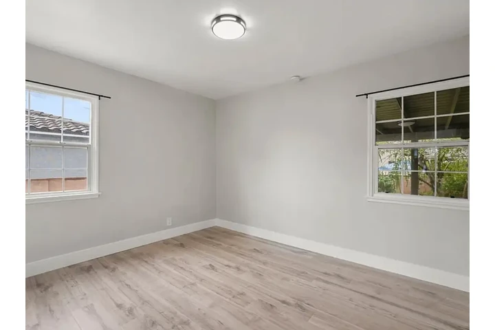 $2450 : 3Bed 2Bath Home in Los Angeles image 4