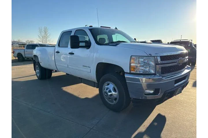 $24700 : Chevrolet Silverado 3500HD 2 image 6