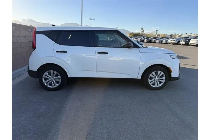 $12988 : Kia Soul 2021 LX 4dr Crossov image 4