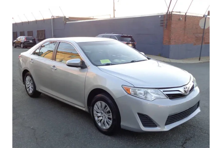 $9950 : 2014 Camry LE image 3