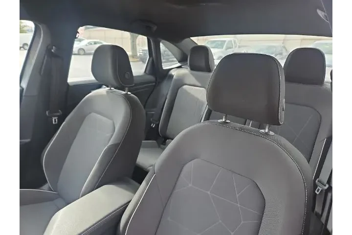 $19918 : Volkswagen Jetta 2025 Sport image 8