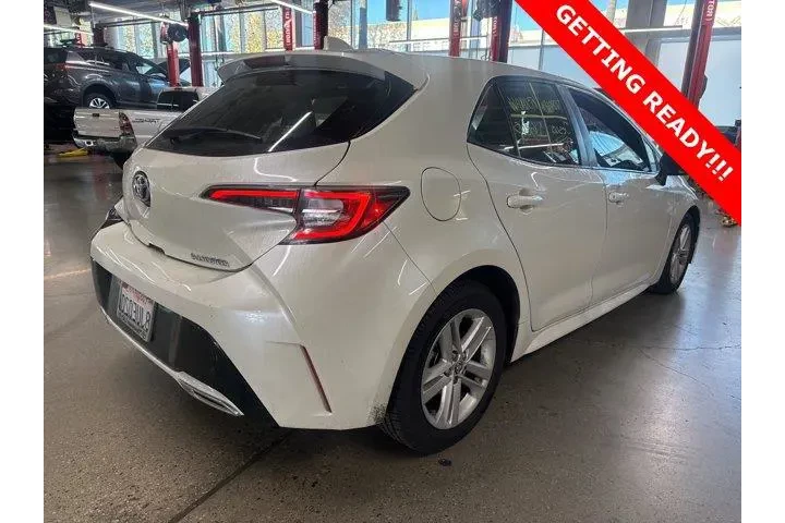 $20377 : Toyota Corolla Hatchback 201 image 3