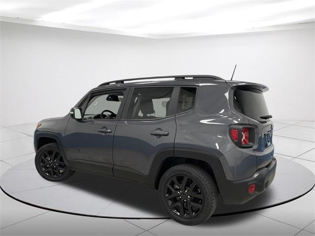 $21759 : Pre-Owned 2023 Renegade Latit image 3