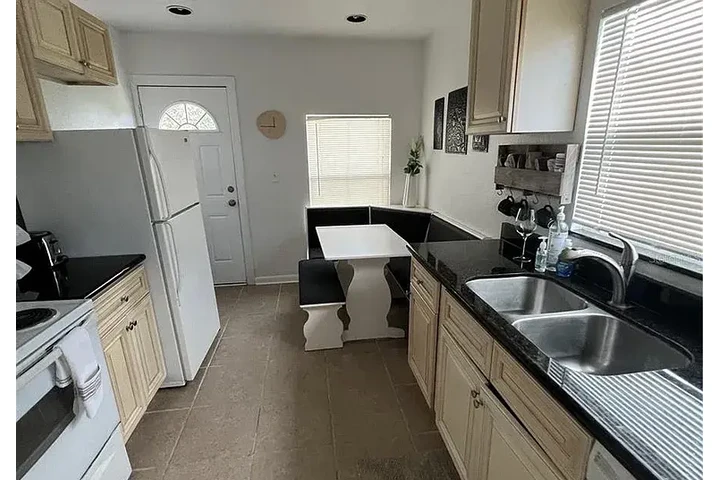 $2100 : HOUSE FOR RENT IN TAMPA FL image 8