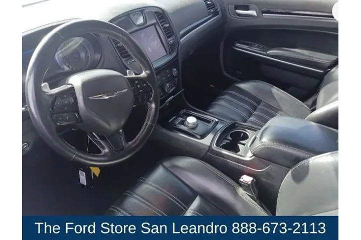 $22950 : Chrysler 300 2022 S V6 4dr S image 7