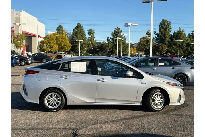 $22580 : Toyota Prius Prime 2021 LE 4 image 3