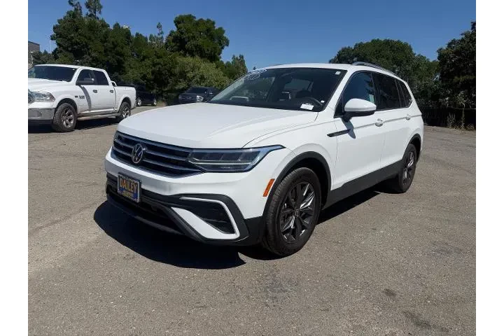 $22500 : Volkswagen Tiguan 2022 SE 4d image 1