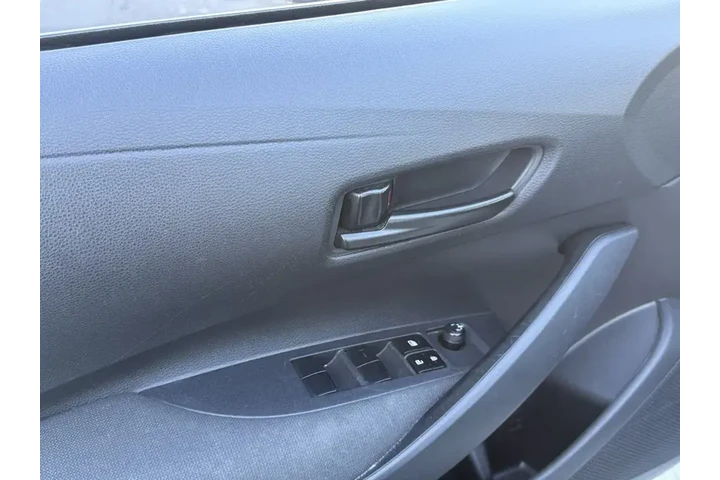 $20643 : Toyota Corolla 2023 LE 4dr S image 9