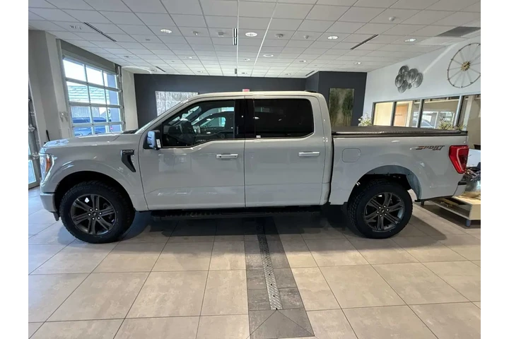 $38472 : Ford F-150 2023 4x4 XLT 4dr image 6
