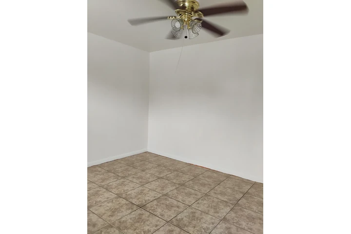 $750 : Cuarto image 3