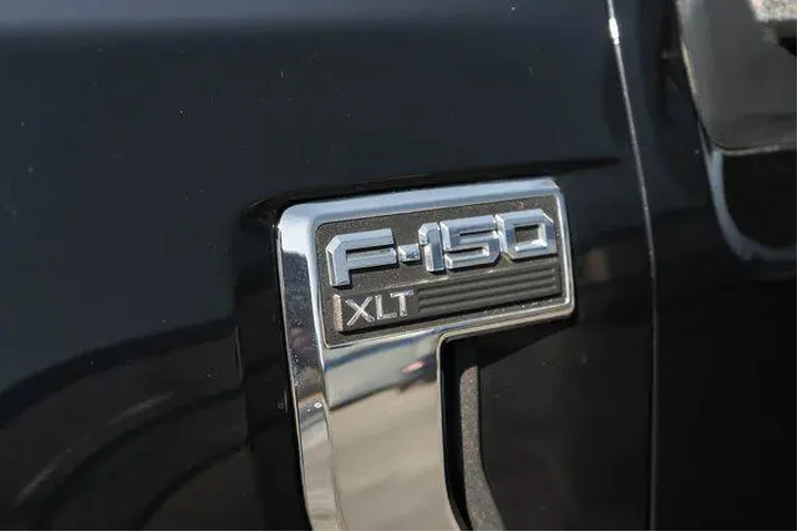 $37863 : Ford F-150 2023 4x4 XLT 4dr image 5