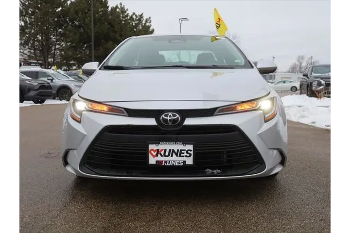 $20377 : Toyota Corolla 2023 LE 4dr S image 3